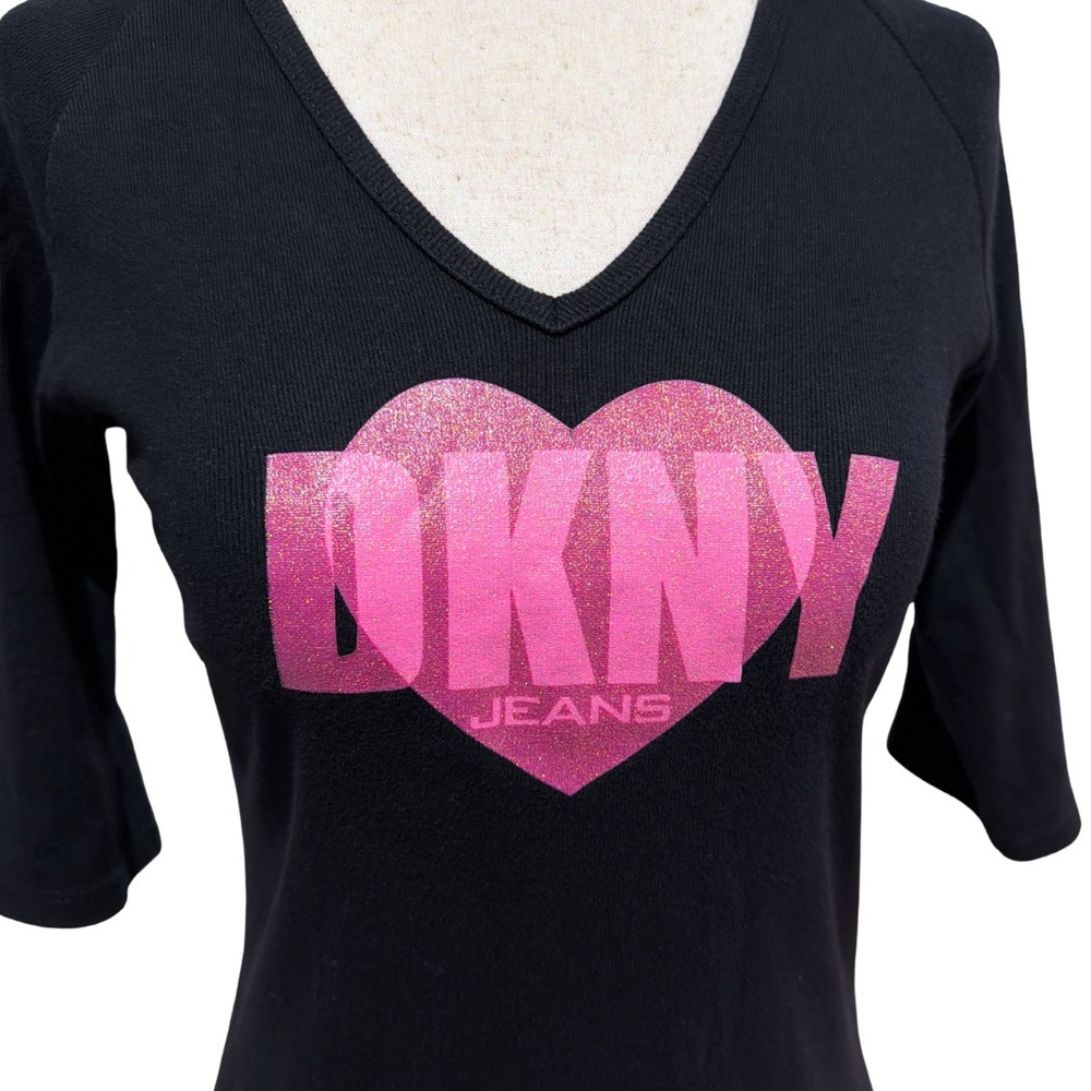 DKNY Jeans Y2K Womens Pink Glitter Heart 3/4 Sleeve V Neck Black Top‎ Size L - Picture 2 of 3